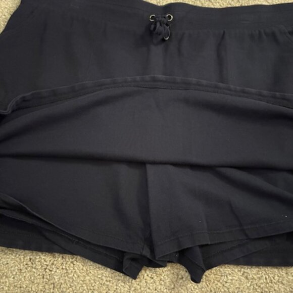 CROFT & BARROW STRETCH WOMEN 100% COTTON NAVY SKORT. SZ. L - Picture 2 of 3